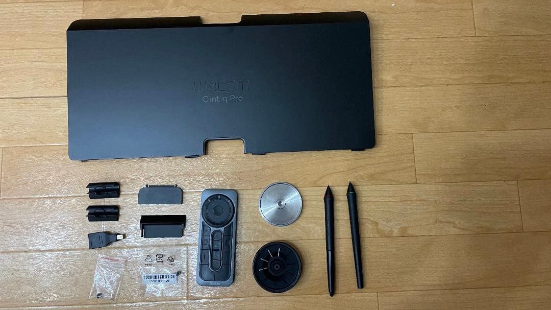 Wacom cintiq pro 32&専用スタンド&Engine i5