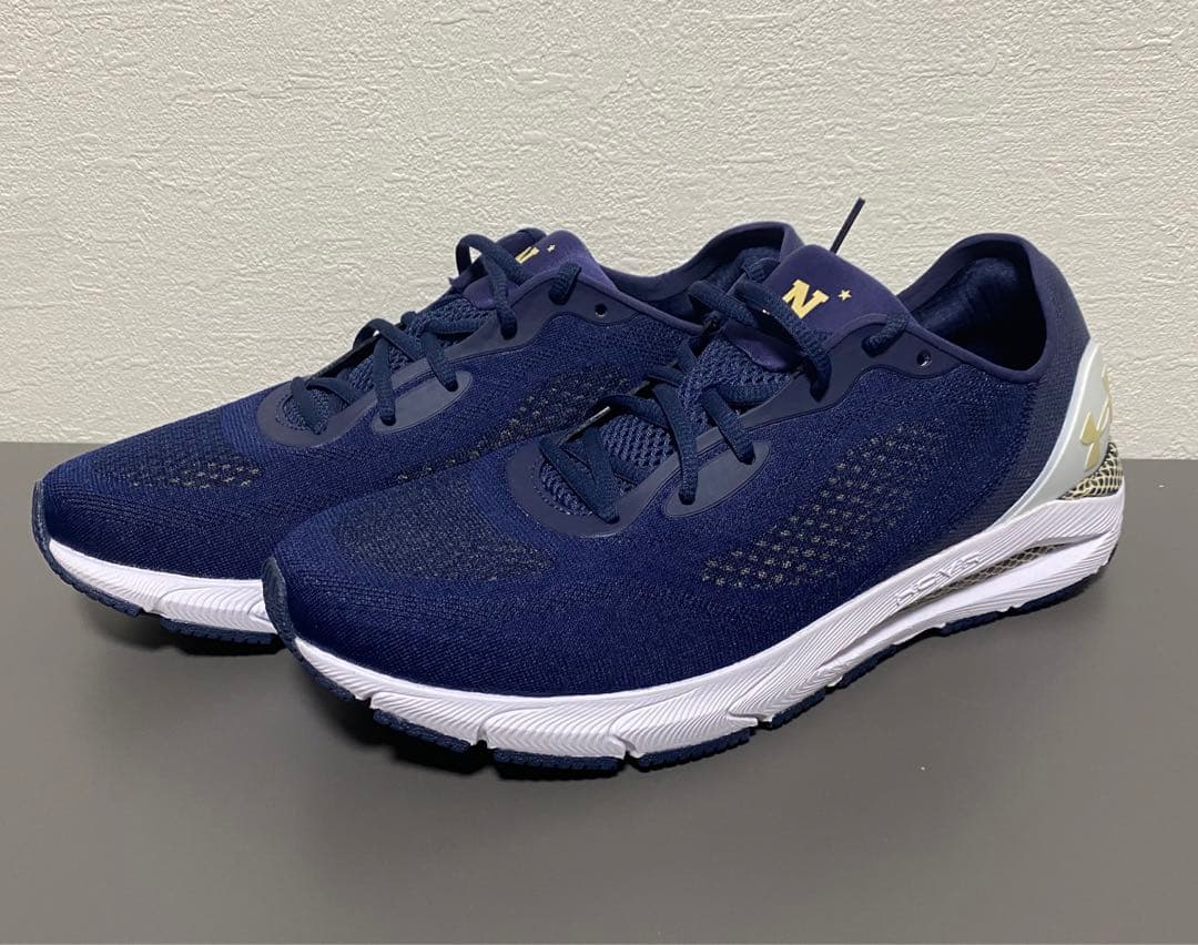 カレッジ　ネイビー　アンダーアーマーUA Hovr 5 海軍　アメフト　バスケ