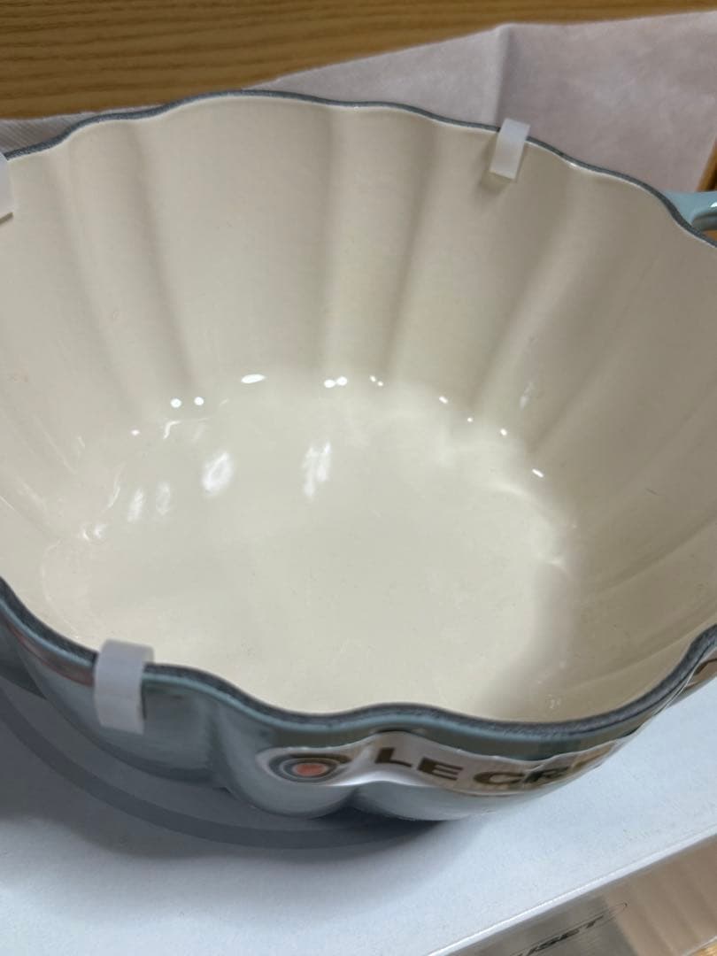 ⭐︎お値下げ⭐︎ LE CREUSET パンプキン型　24cm シーソルト