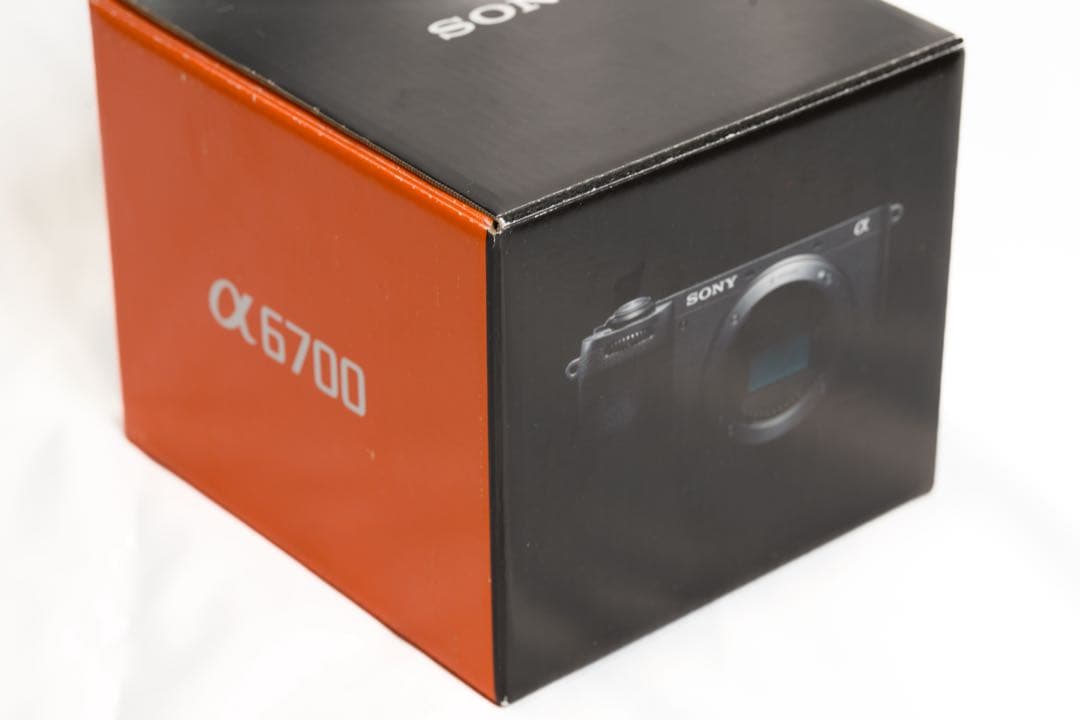 SONY α6700 ILCE-6700 ボディ　＋smallRigグリップ