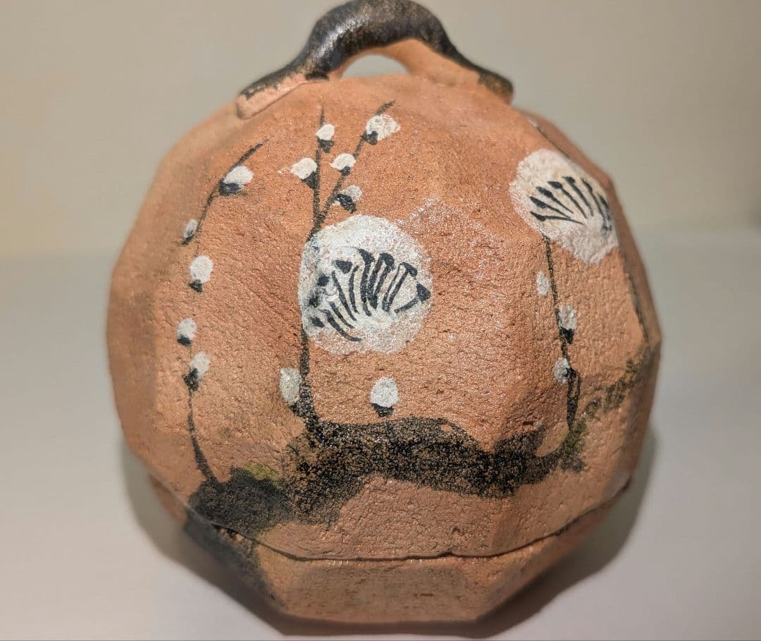 『佐々木輝夫』鈴型梅文　梅の絵香合　帰来窯　佐々木虚室　　共箱共布