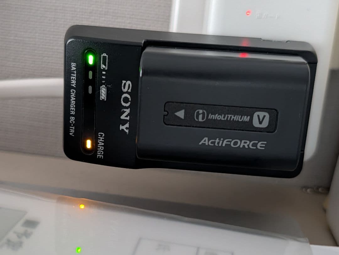 Sony ビデオカメラ HDR-CX430 バッテリー2個 NP-FV70、50