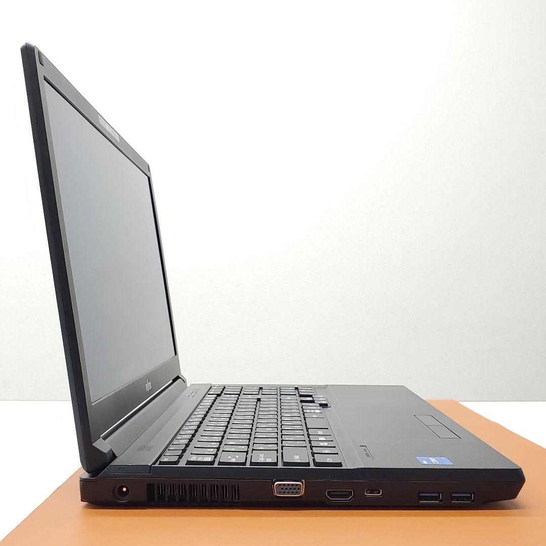 【商品番号1869】富士通　15.6型ノートパソコン　2022年製