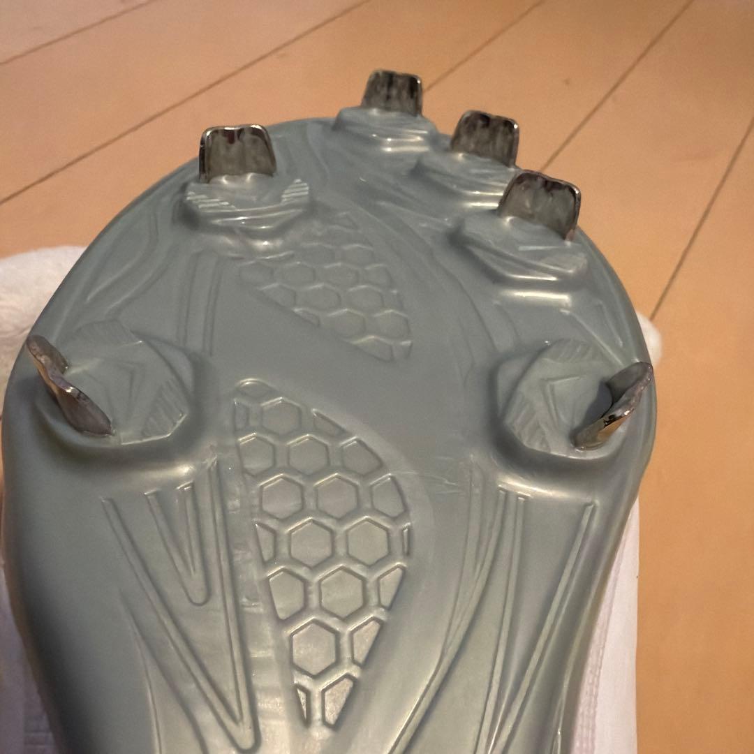 ZETTホワイト スパイクシューズ