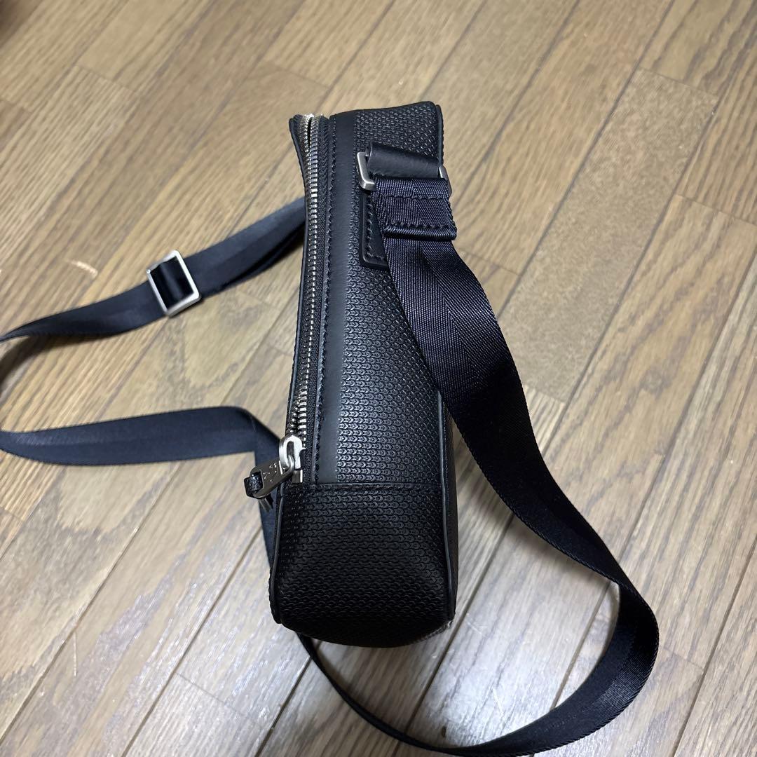 Lacoste ブラック ショルダーバッグ