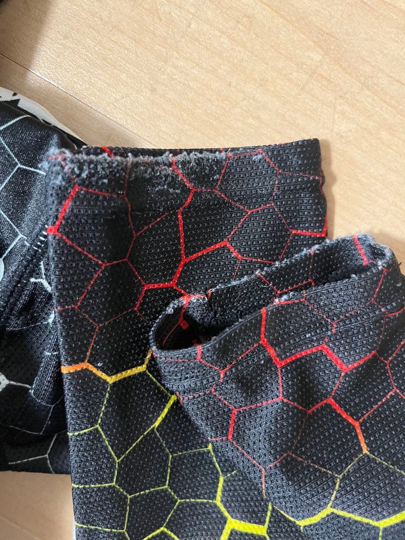 Y*o様 ONYONE スキーウェア Mサイズ 六角形パターン