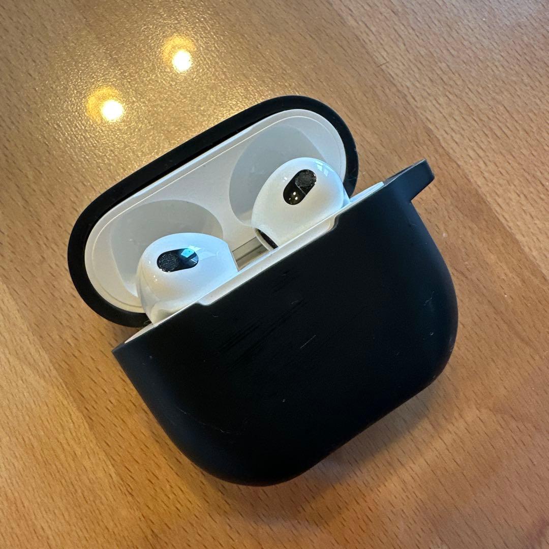 AirPods3 本体（純正品）+ ケース付き