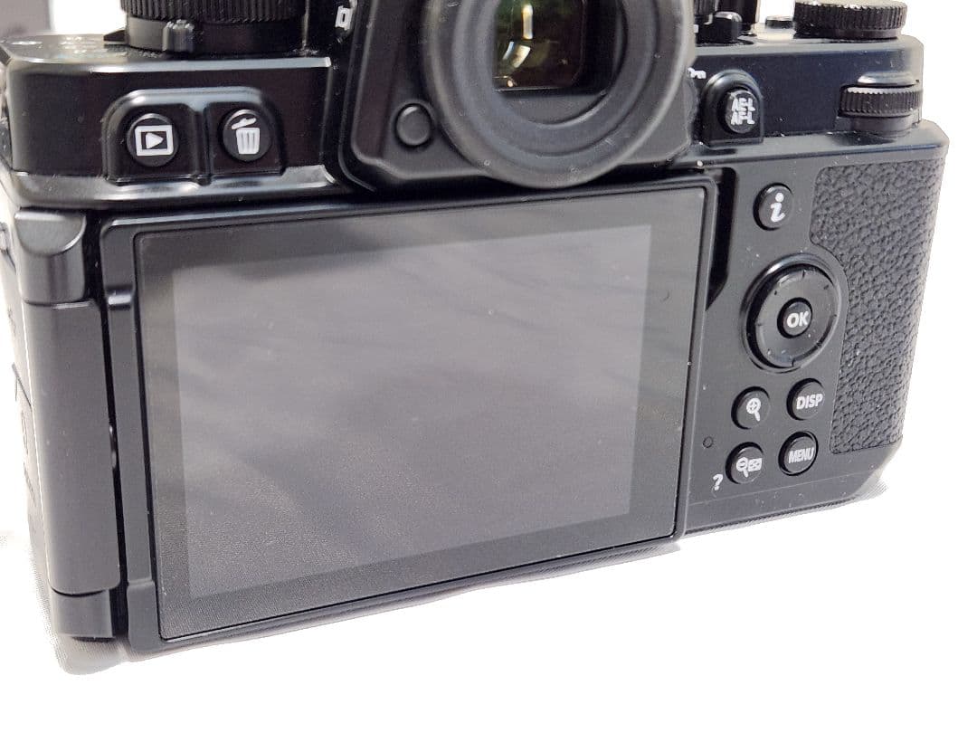 Nikon Zf ボディ 美品 | 防湿庫保管・付属品完備・動 作良好