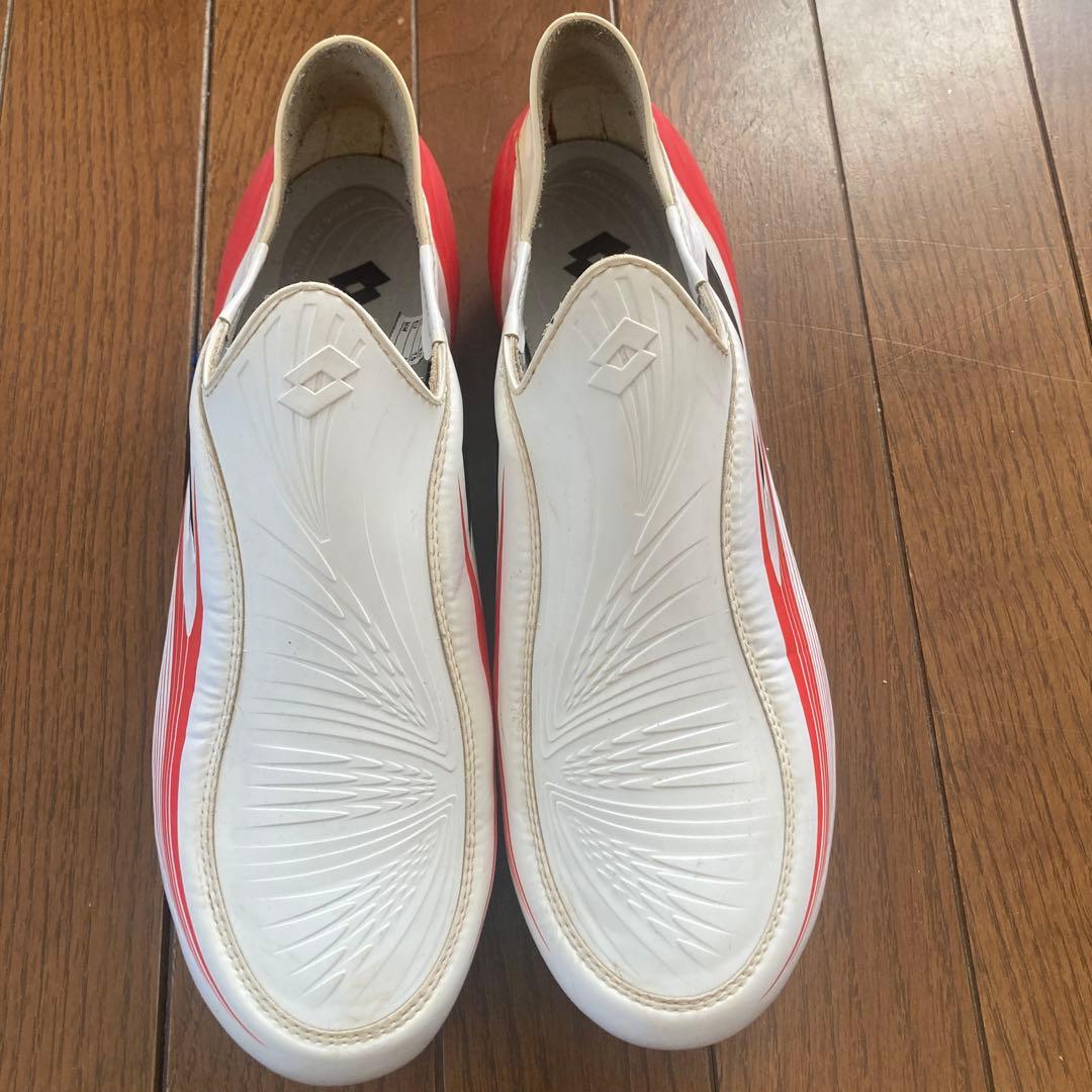 Lotto 世界初紐なしスパイク　ホワイト/レッド