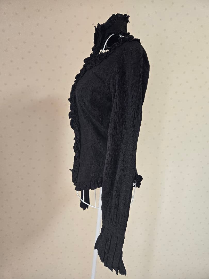 Na+H フリル付きブラック長袖シャツ
