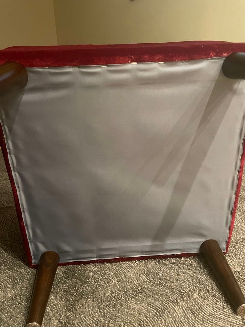 ビーカンパニー　赤　シングルソファ　オットマン付き