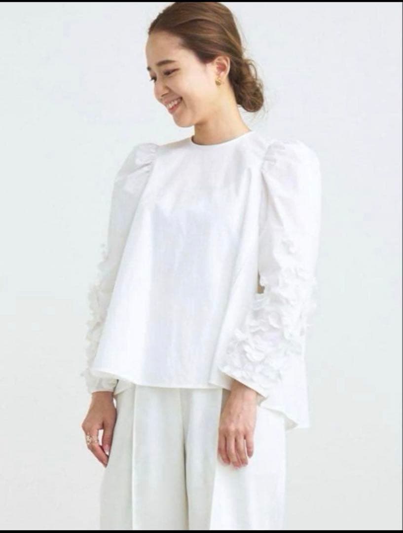 shirocon YORIブラウス パフューム スリーブ ホワイト サイズ３８