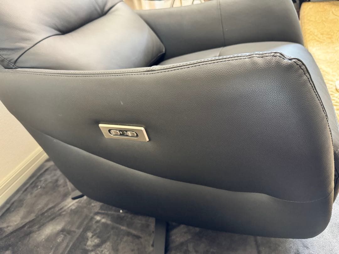 超美品　ニトリ　電動リクライニングパーソナルチェア 2モーター LE01 黒