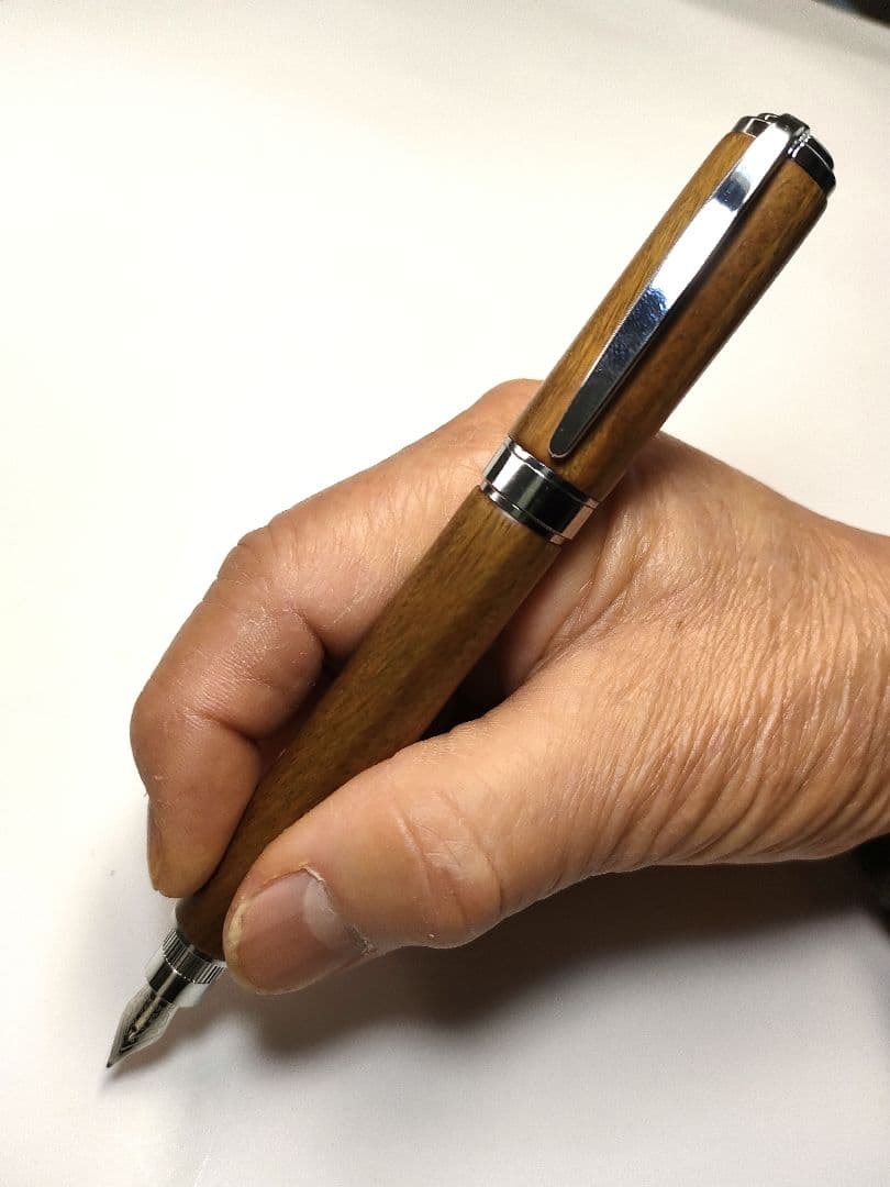 世界で一番硬い木【リグナムバイタ】グラデュエイト万年筆