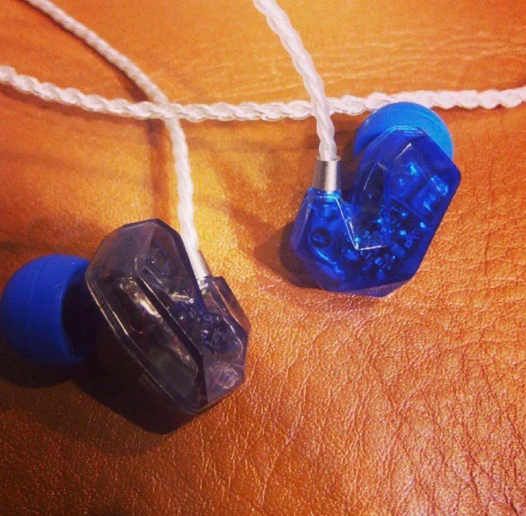 イヤホン TTPOD AUDIO \"T2\" HYBRID EAR HEADPHONES