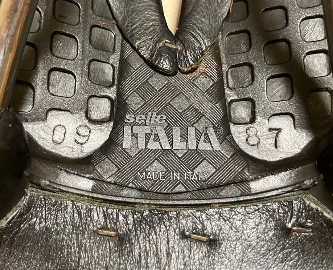 サドル　セライタリア　フライト　トランザム　trans am