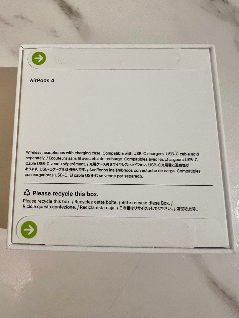 Apple AirPods 4 ワイヤレスヘッドフォン MXP63J/A