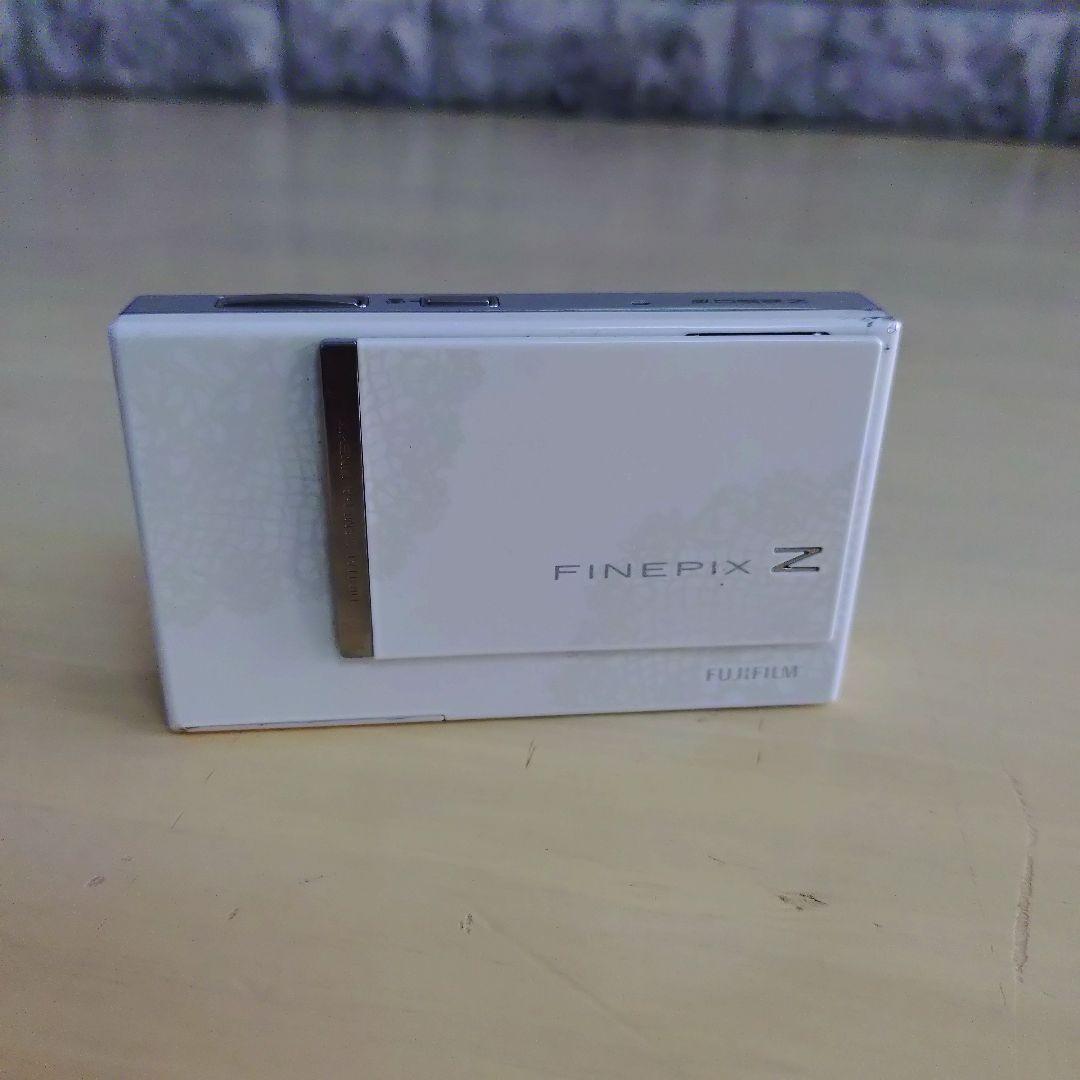 FUJIFILM FINEPIX Z250　ホワイト