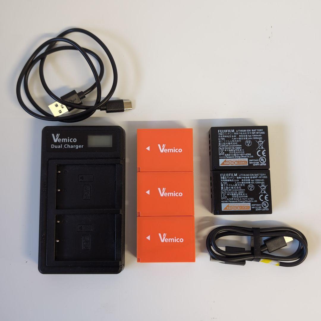 Fujifilm X-S10 ミラーレス一眼カメラ 本体と付属品