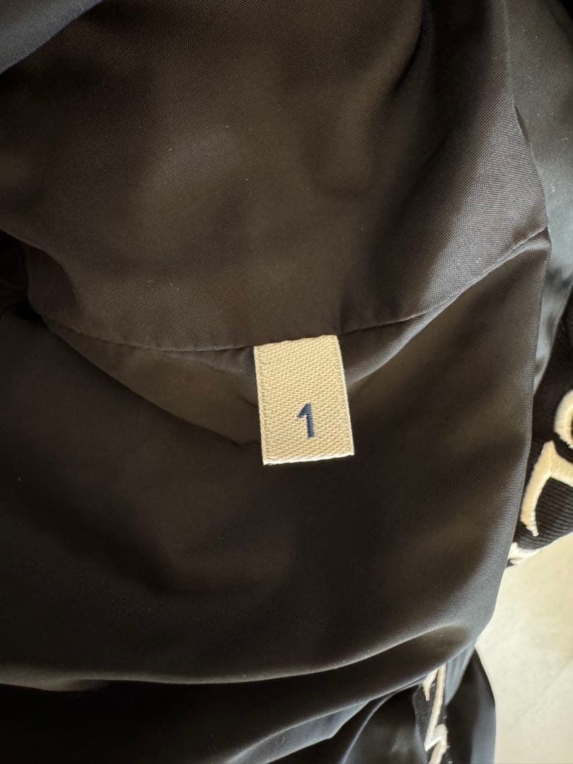 【最終お値下げ】MONCLER モンクラー ダウンジャケット 白ワッペン