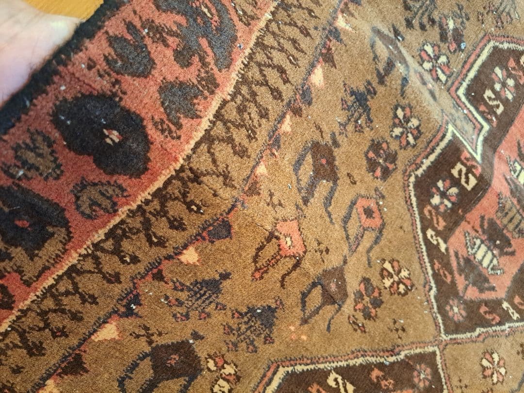 手織り絨毯　トライバルラグ　ヴィンテージラグ　ウール　カーペット　水差し