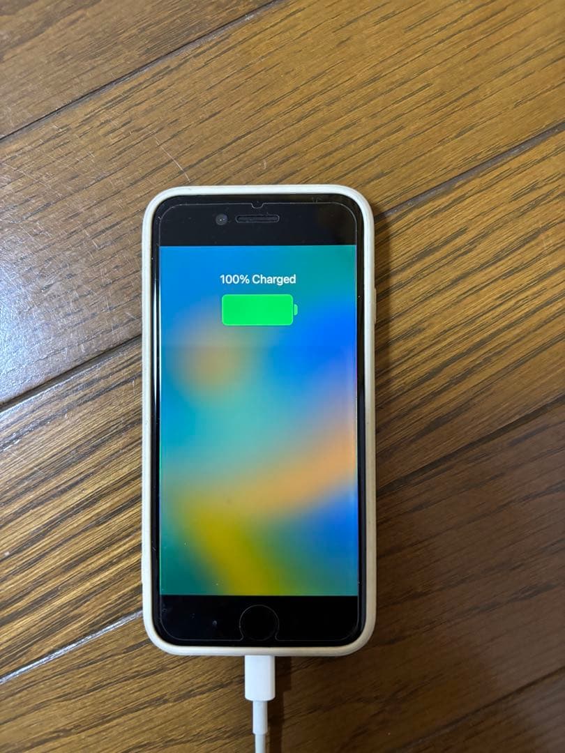 美品　お子様の初めてのスマホに！ iPhone 8 充電100%