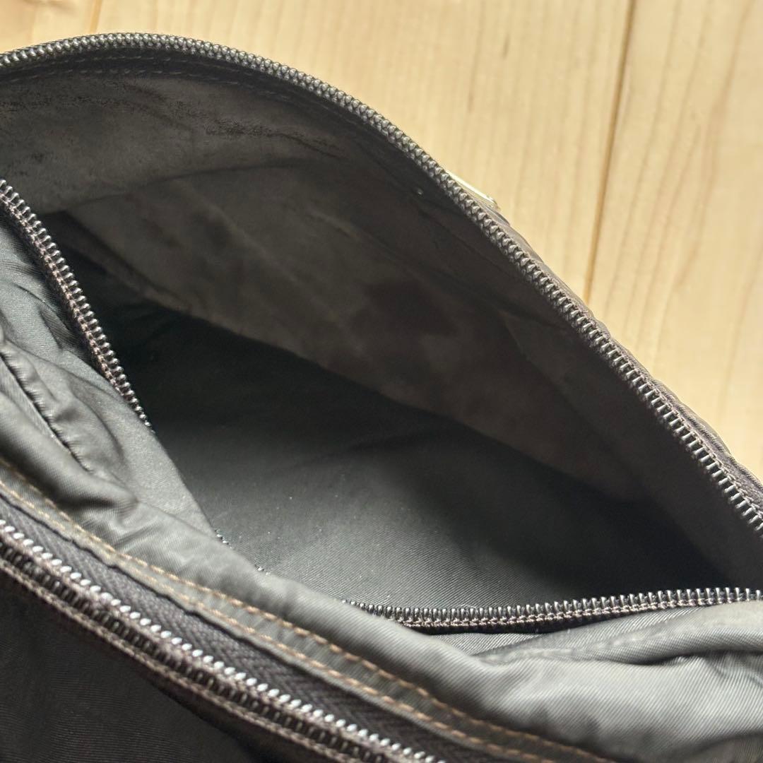 PRADA プラダ ナイロン ロゴプレート 三角プレート ショルダーバッグ