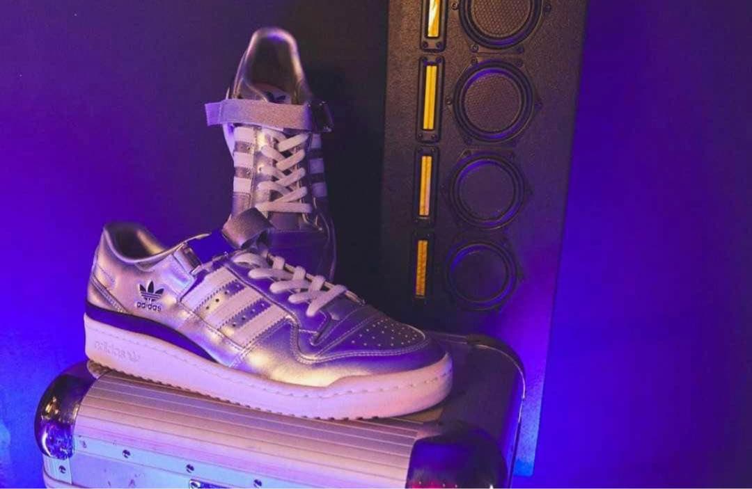 新品 人気 size26.5 atmos × adidas フォーラム