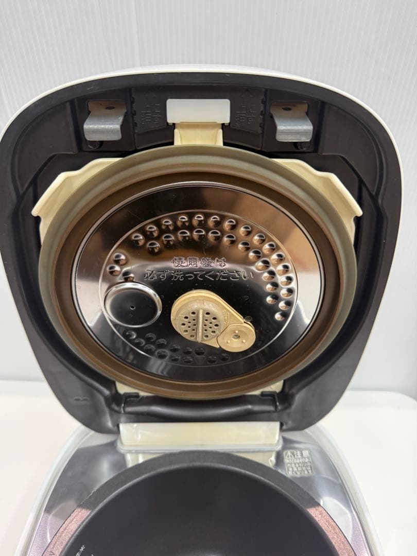 TOSHIBA 真空圧力IH炊飯ジャーRC-10VXN
