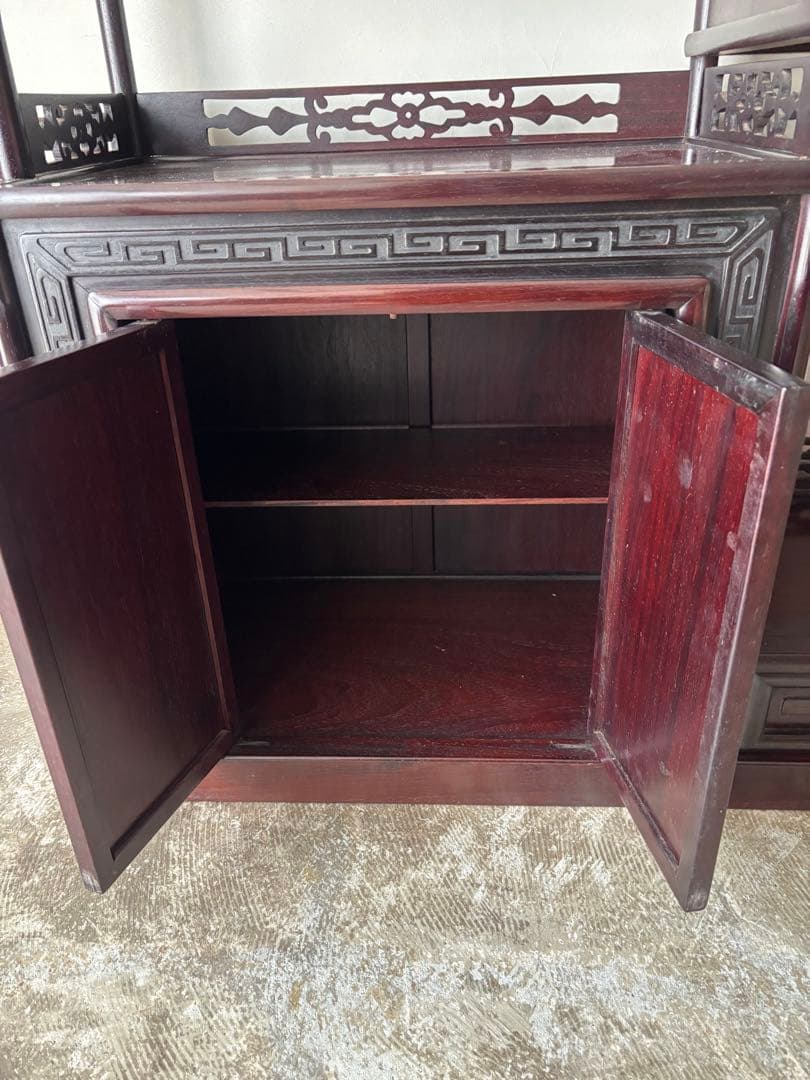 紫檀の茶箪笥　飾り棚　違い棚　唐木家具　サイドボード　和室