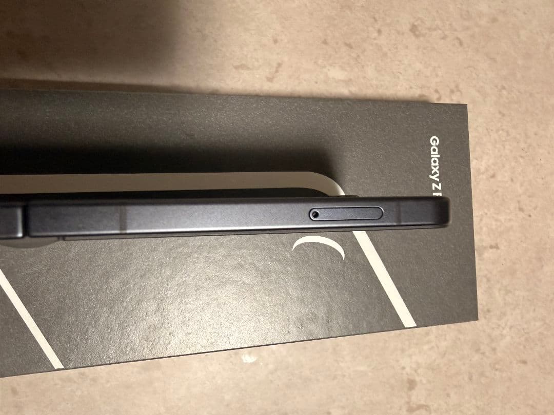 (美品)Samsung GalaxyZ Flip7 その他3点セット