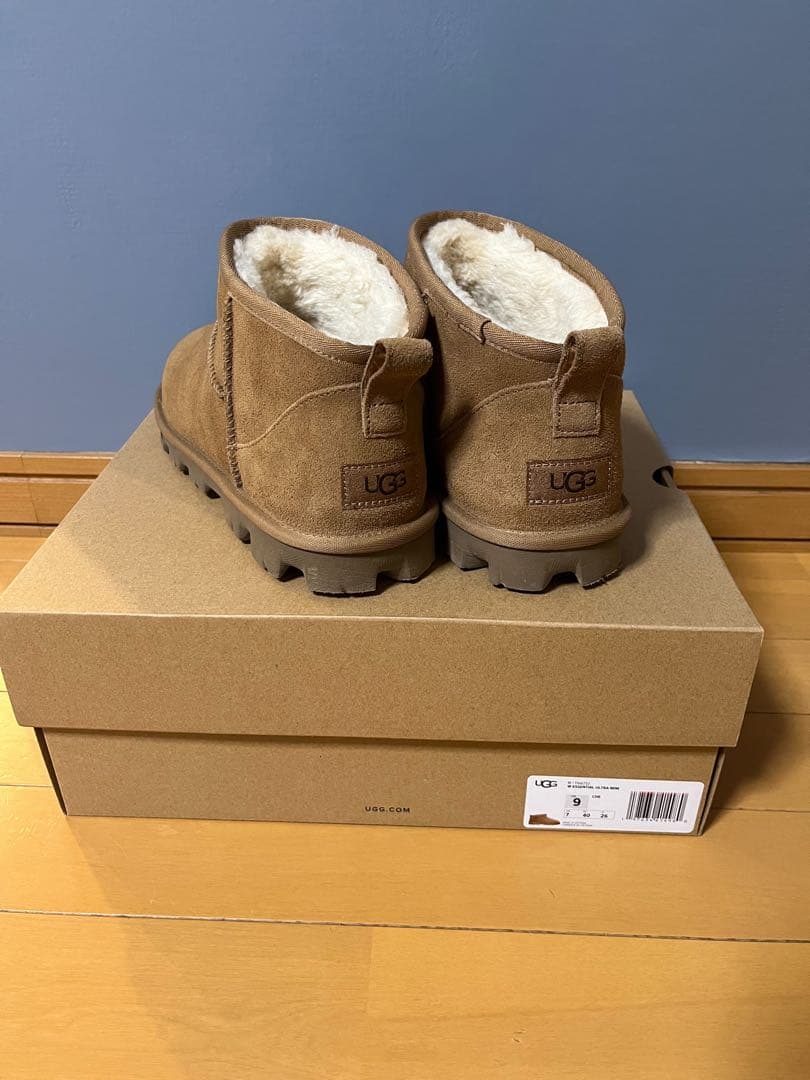 お安くしました！美品UGG ブラウンショートブーツ