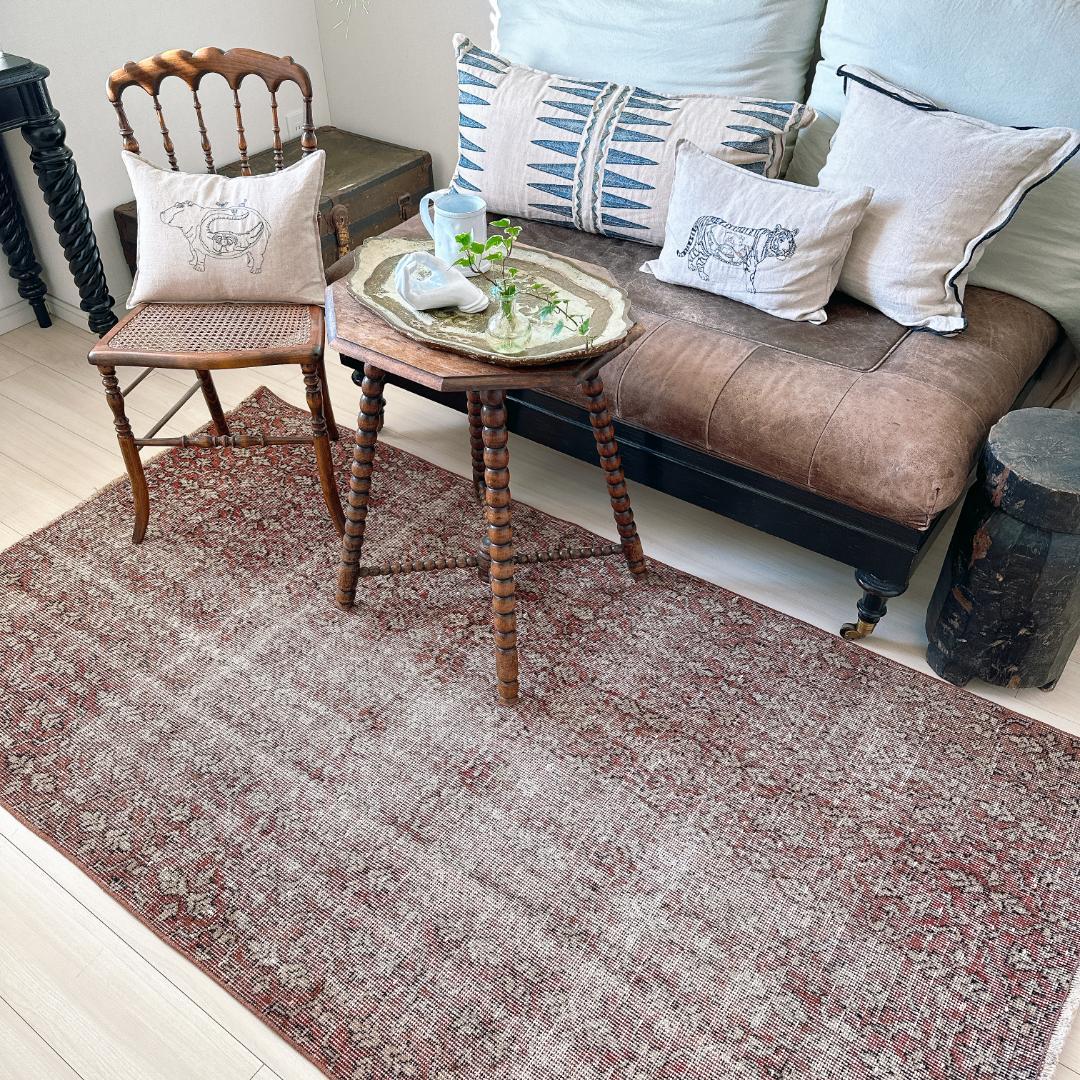 トルコ ヴィンテージラグ A129 レア 紋章 ブリックブラウン グレージュ