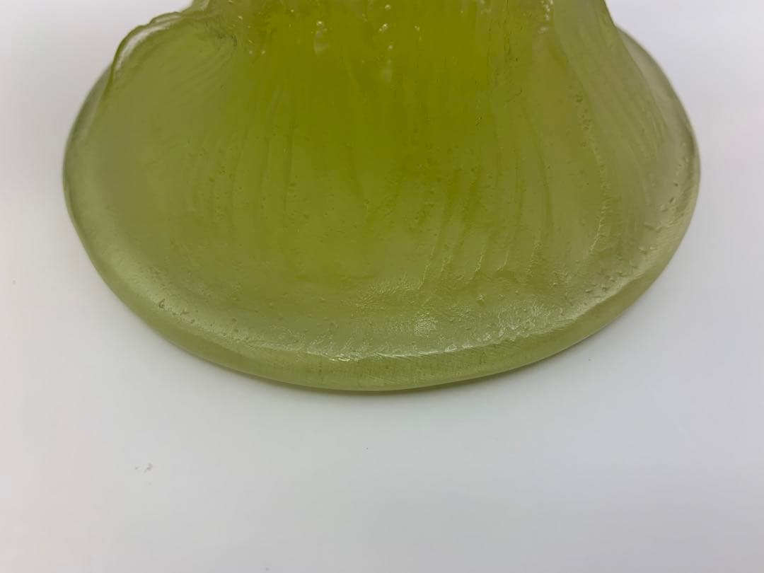 ドームナンシー　ガラス製花瓶 透明・緑・紫 花のデザイン