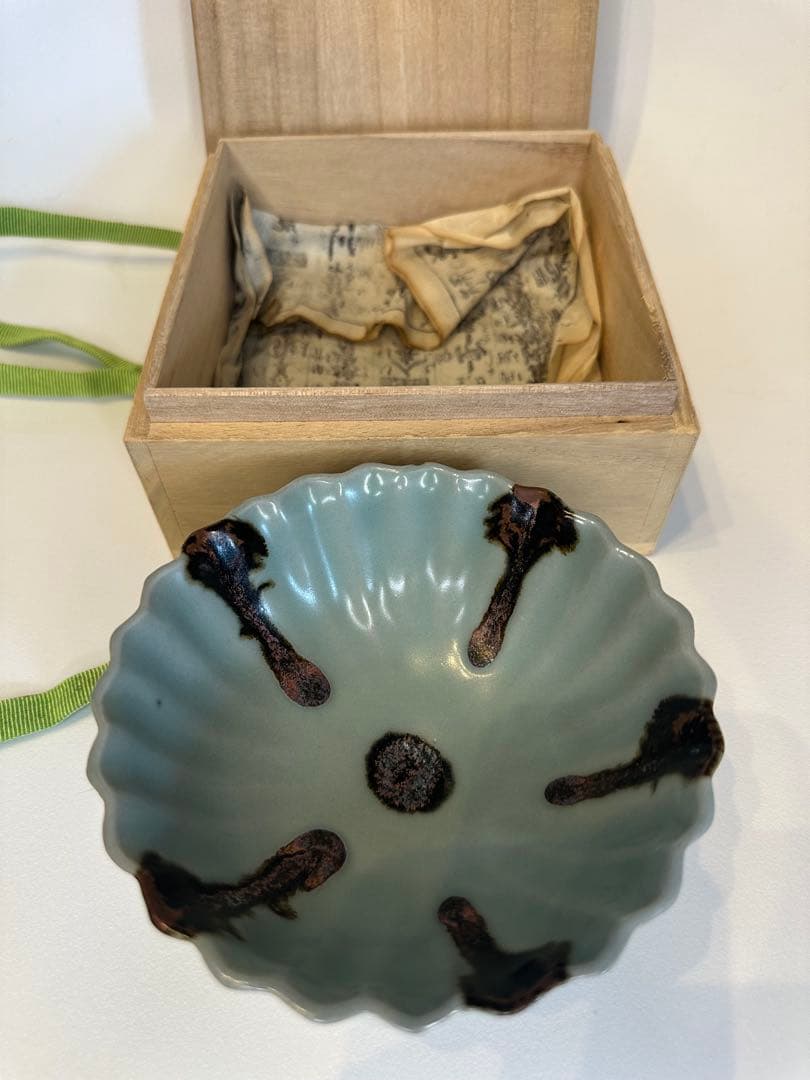 明代　龍泉窯 青磁碗 共箱付き