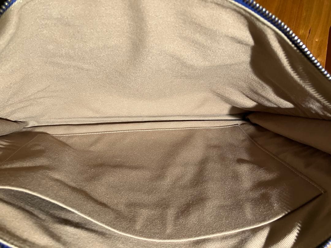 イルビゾンテ（IL BISONTE）本革ショルダーブリーフケース