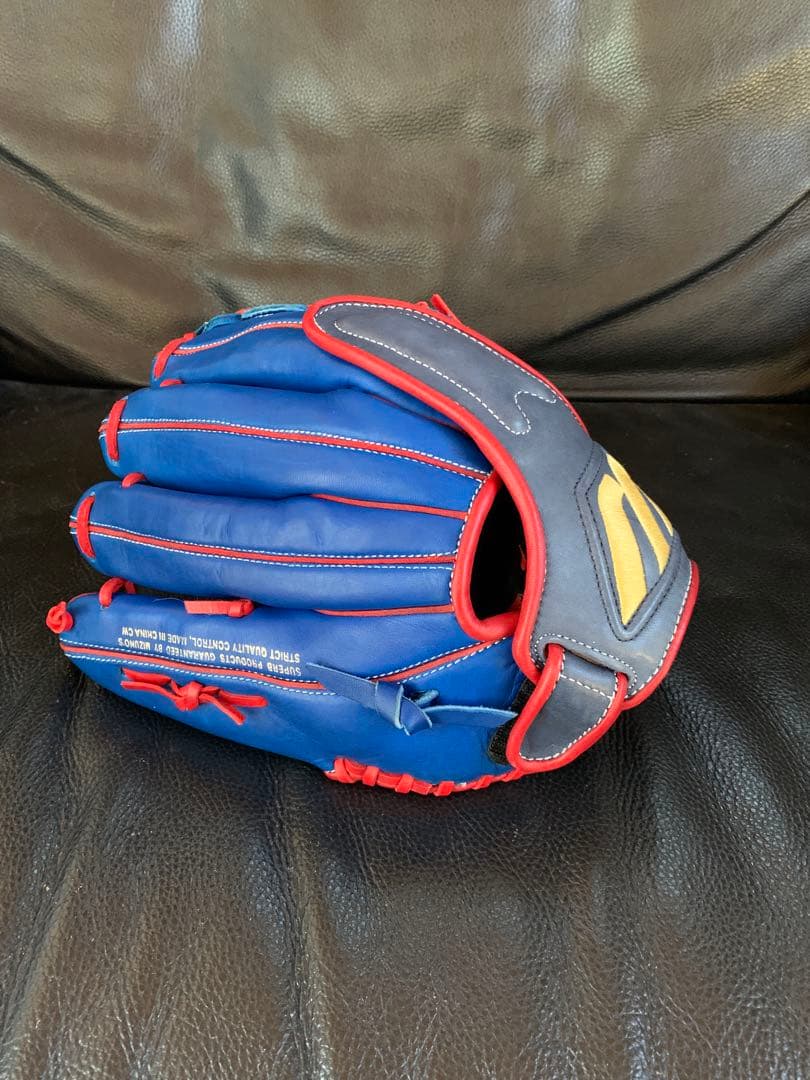 ミズノ軟式野球グローブ 青と赤　メガビッグMマーク