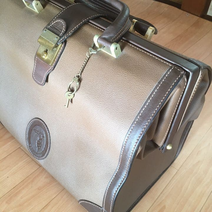 トラサルディ　旅行カバン　ハリーポッター