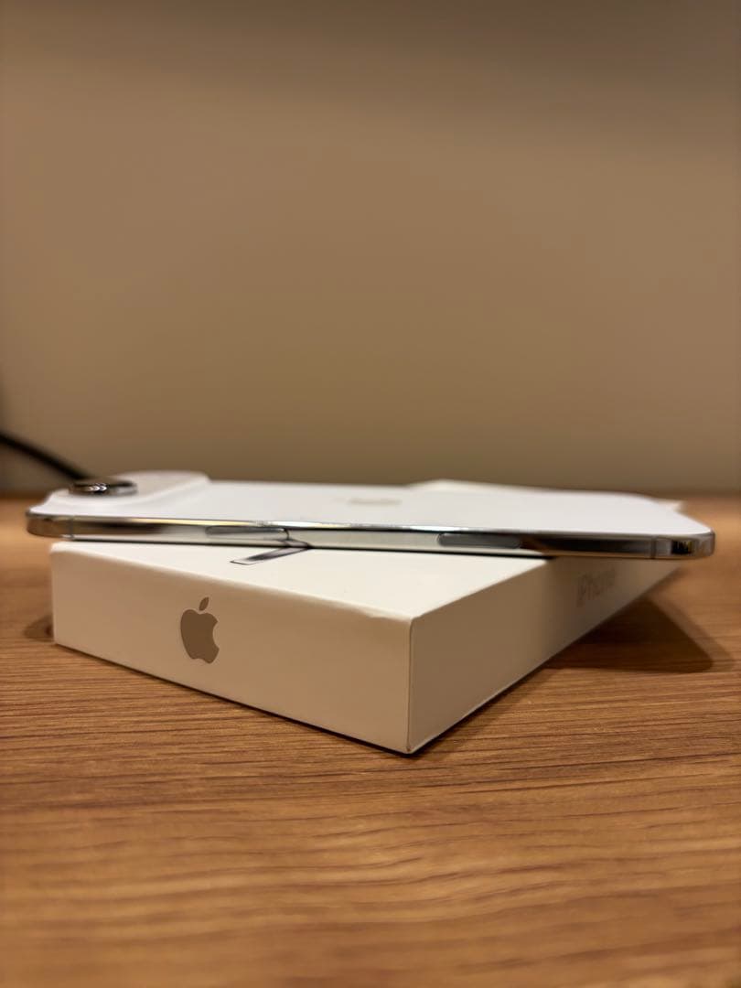 Apple iPhone Air ホワイト