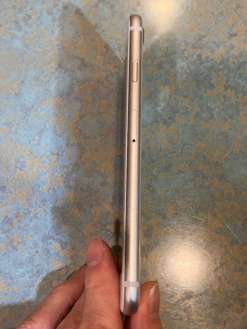 iPhone 8 64GB シルバー