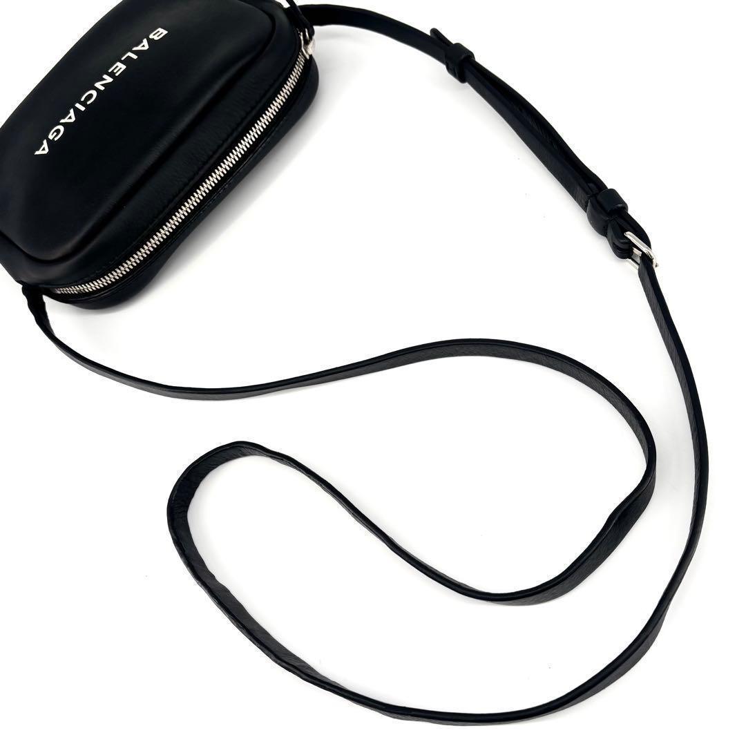 バレンシアガ エブリデイ カメラバッグ ショルダー XS ブラック