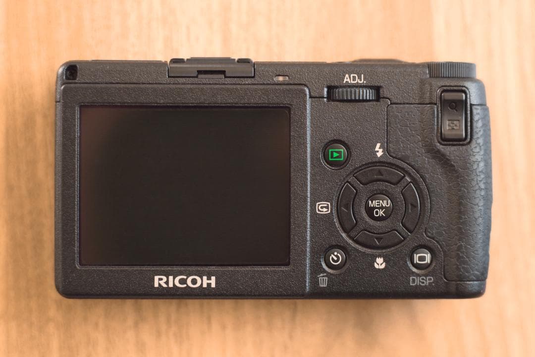 【ショット数わずか817回極美品】RICOH GR DIGITAL 初代