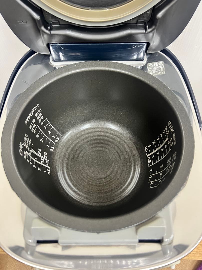 TOSHIBA 真空圧力IH炊飯器 RC-10VSN 5.5合 2019年製