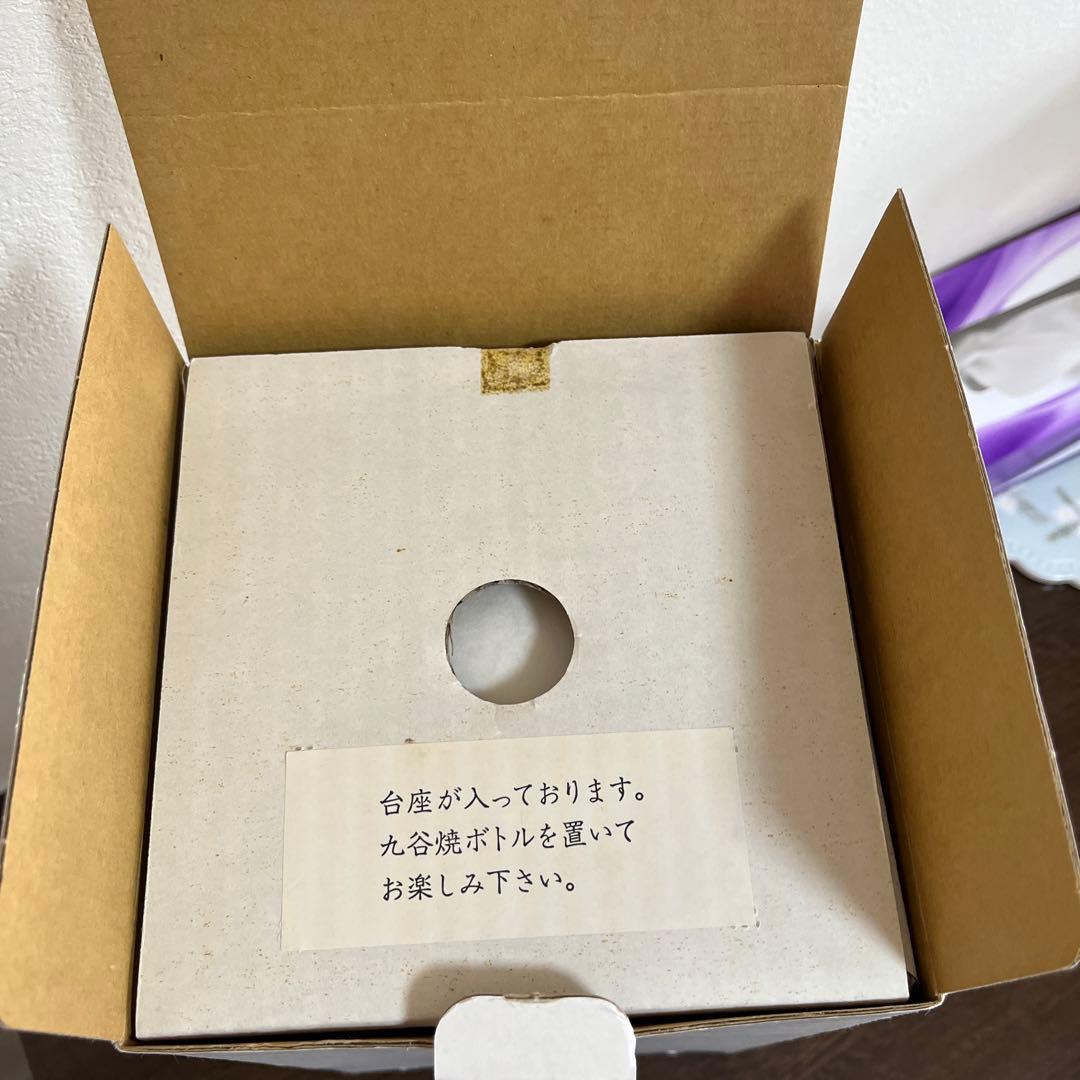 サントリーブランデー【九谷焼　千成型葡萄文】木箱、台座付き空瓶