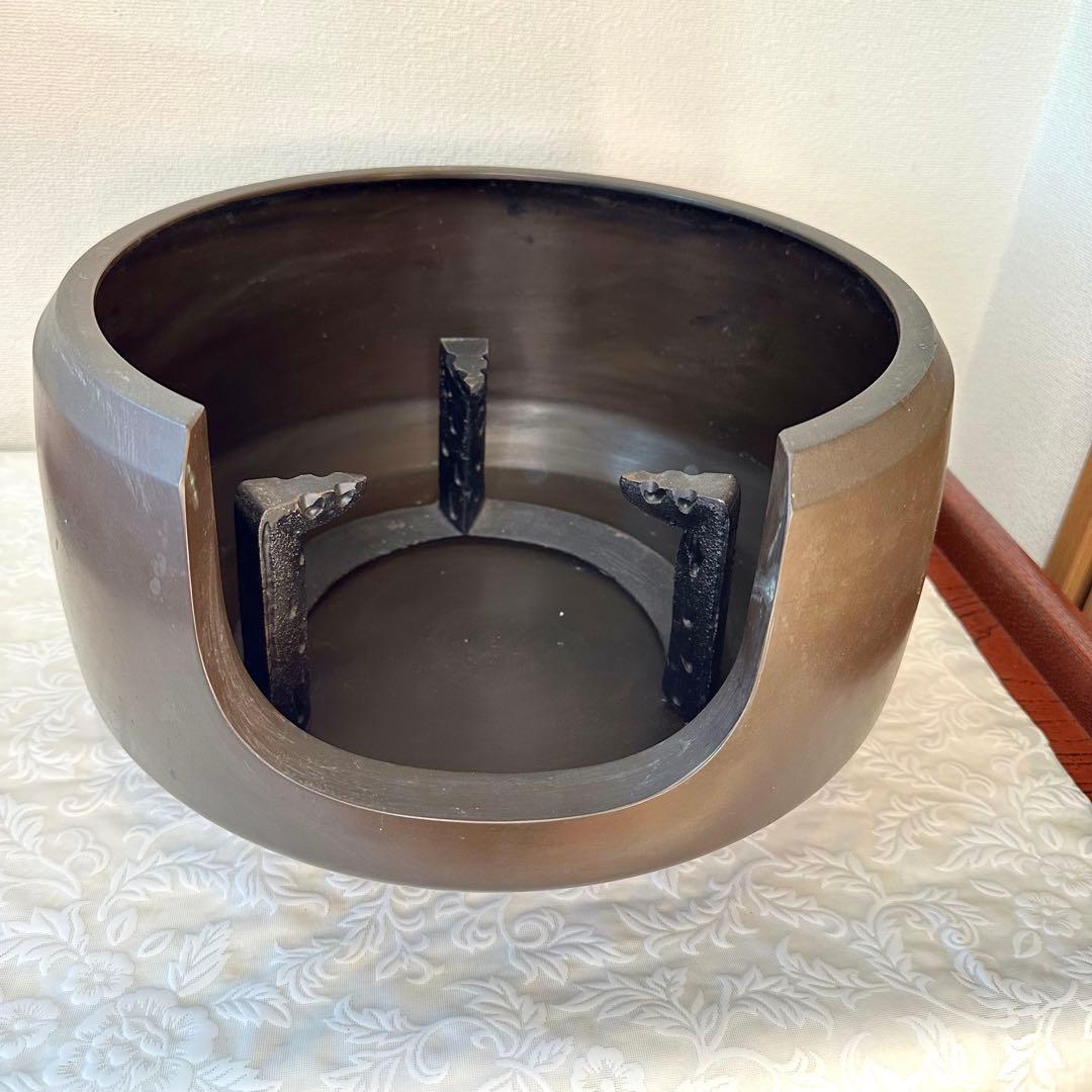 ♦︎未使用品♦︎茶道具　唐銅？面取り風炉　虫喰い 五徳　風炉