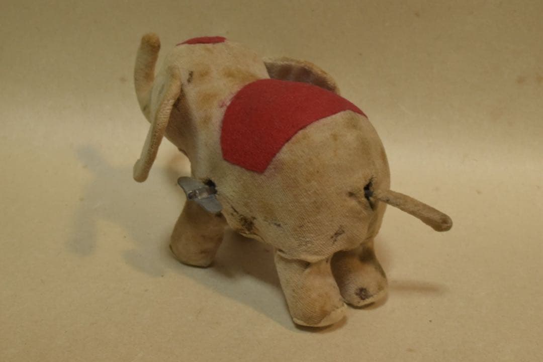 ゼンマイ仕掛けの象