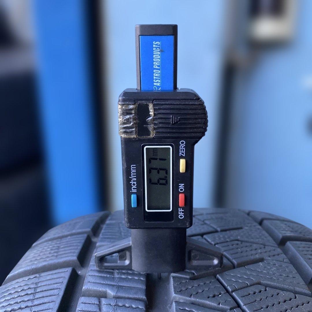 中古溝ありピレリスタッドレスセット215/50R17 インサイト、ジェイド