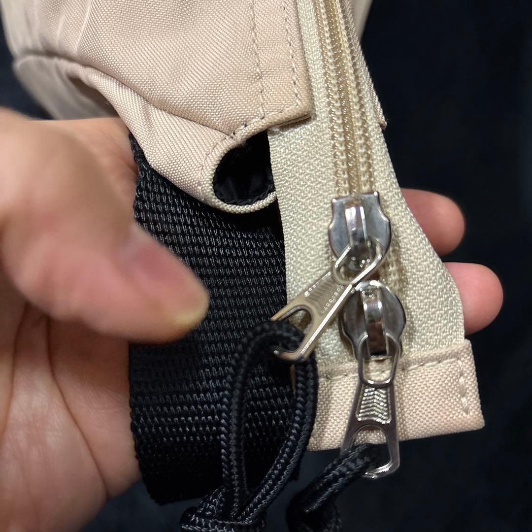 BALENCIAGA ボディバッグ ベージュ　ショルダーバッグ