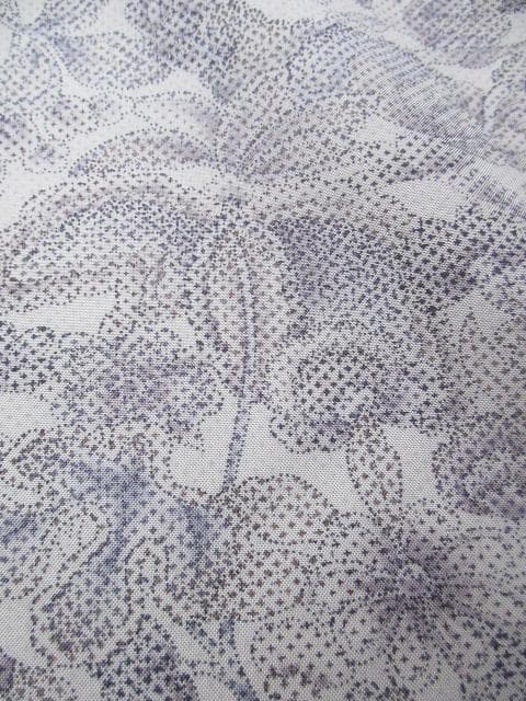 着用少ない！白大島＊本場縞大島紬＊アラベスク＆動物＊着物＊１６４ｃｍ＊裄６３