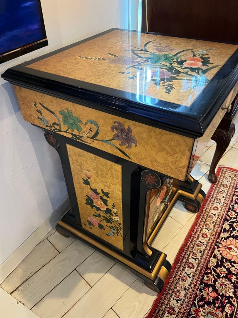 金箔花模様　和洋折衷　金彩家具